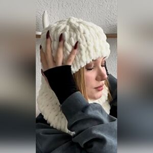 Handmade Crocheted Chenille Cable Knit Cream Colored Hat & Scarf Sets(2), NWOT